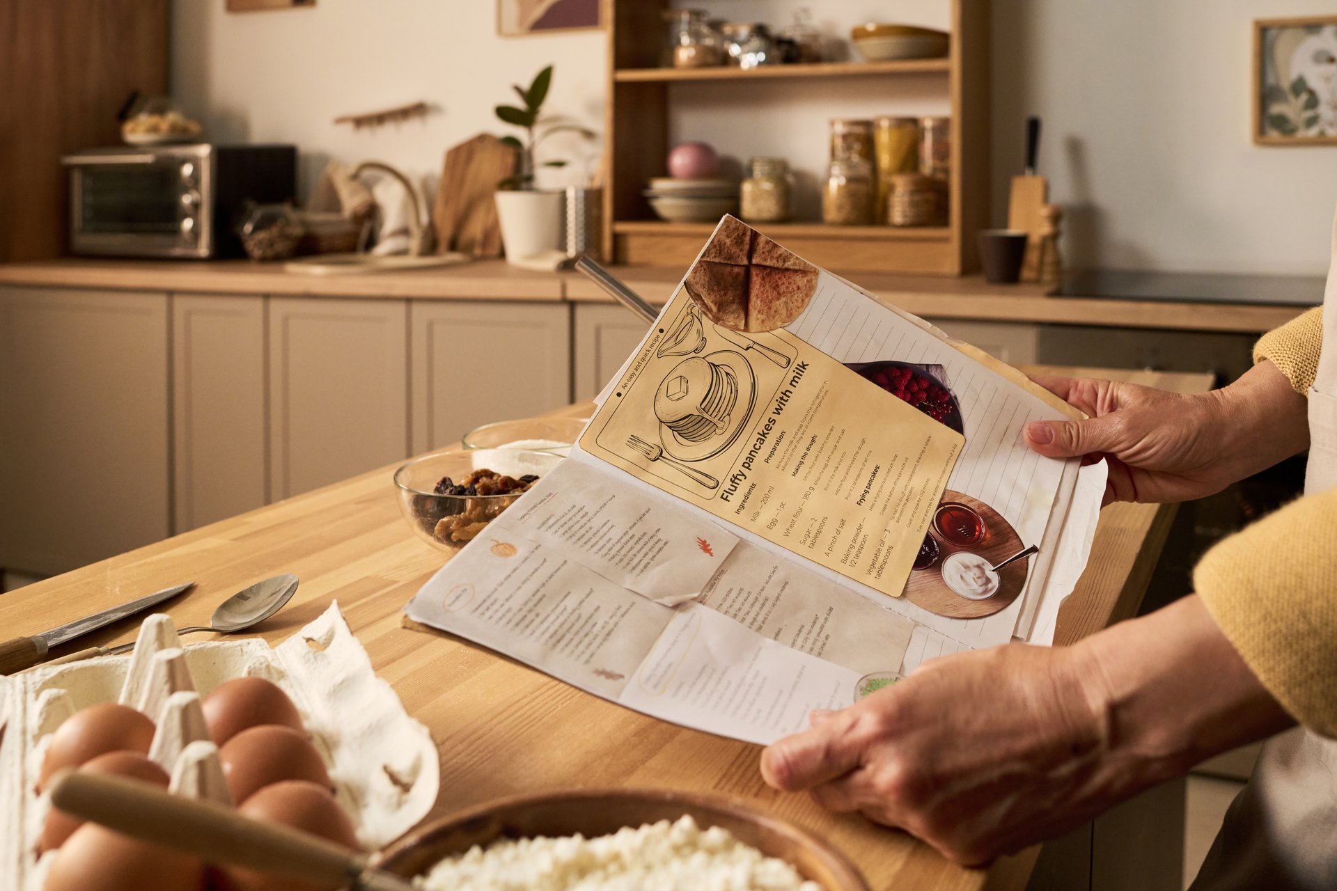 Kvinna förbereder ingredienser i köket